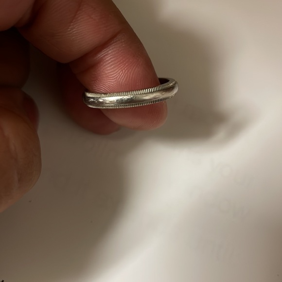 Tiffany & Co. Classic Milgrain Wedding Band in Platinum unisex - Picture 6 of 8